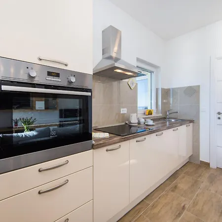 Biokovo アパート マカルスカ