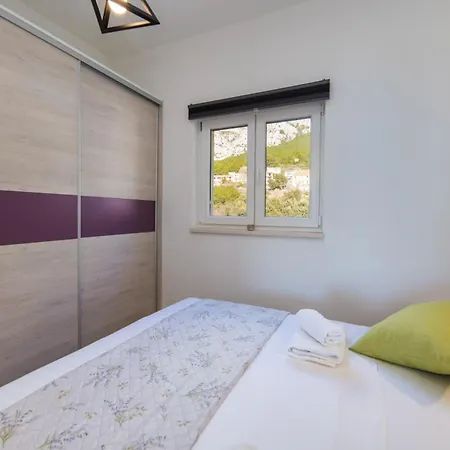 アパート Biokovo マカルスカ