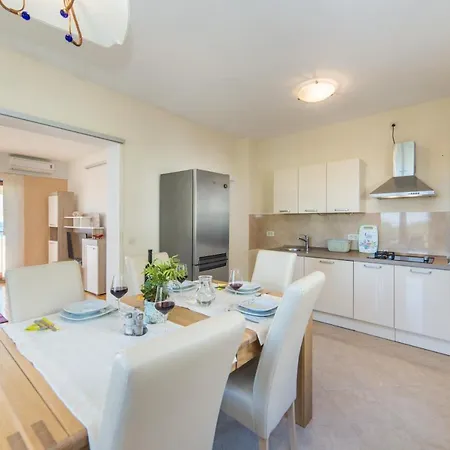 Biokovo アパート マカルスカ